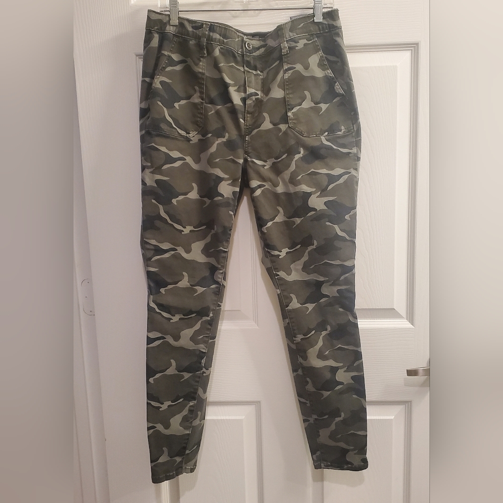 TORRID☆Camo Pants